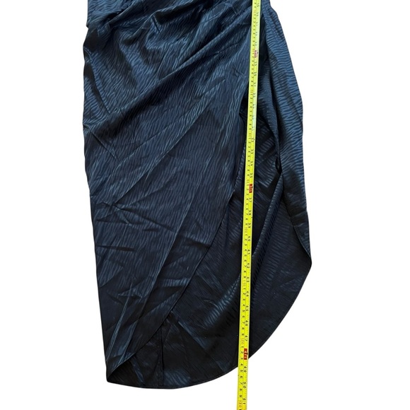 SHEIN SXY Black Ruched Satin Maxi Dress Women’s 1XL Curve Criss Cross Back - Picture 5 of 8